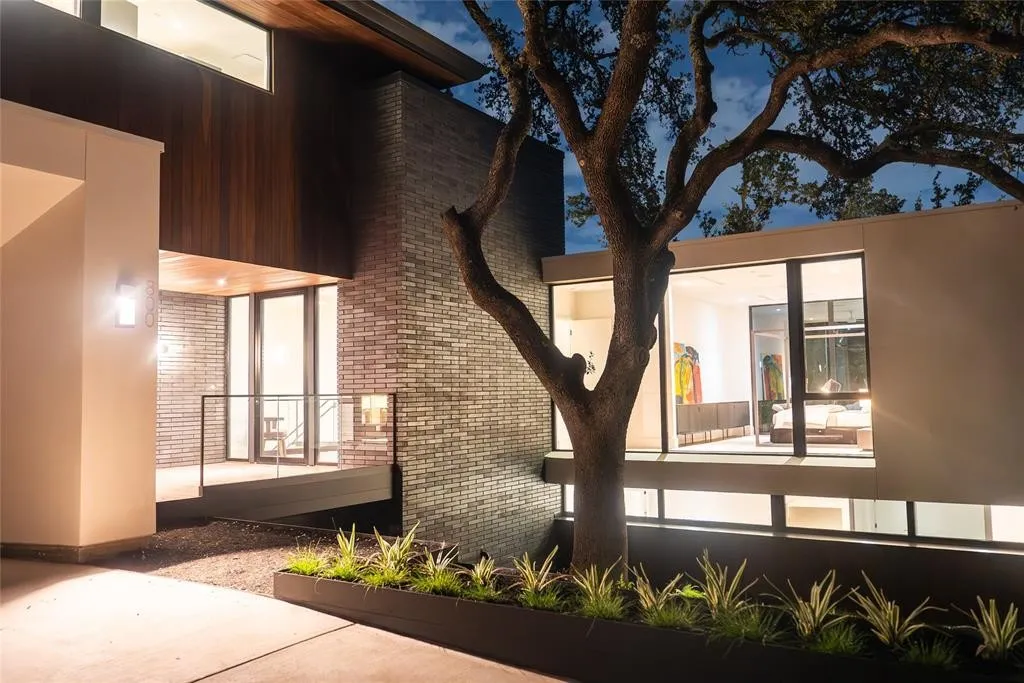 800 Rock Creek Dr., West Lake Hills, Texas 78746