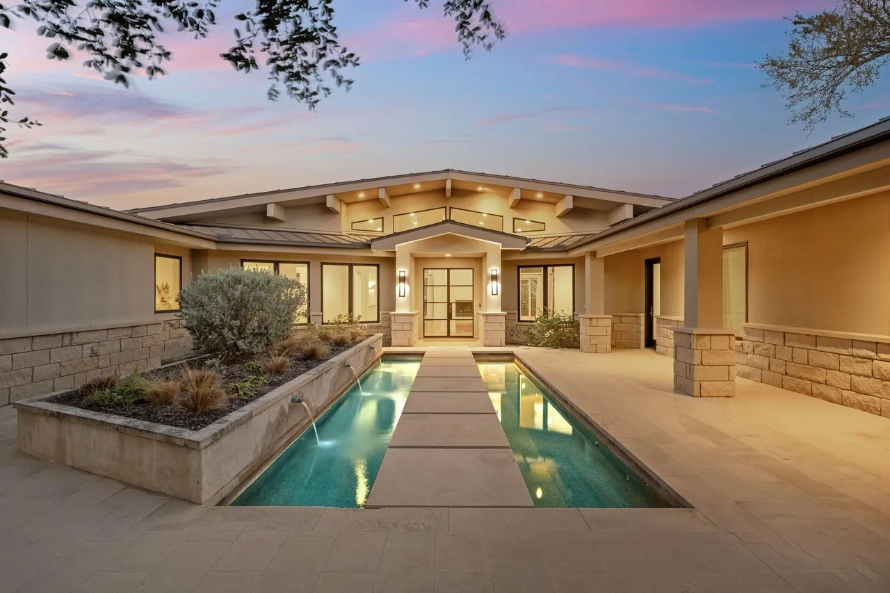 10 Hedge Ln, Austin, Texas 78746